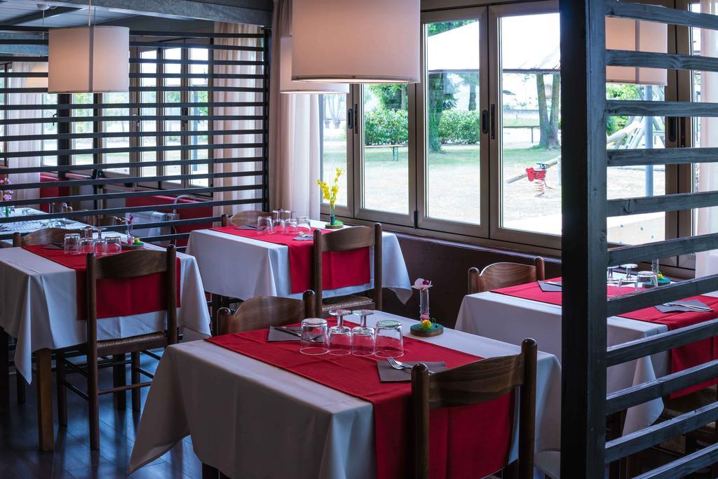 Ristorante Albergo Al Donatore Teor Exterior photo